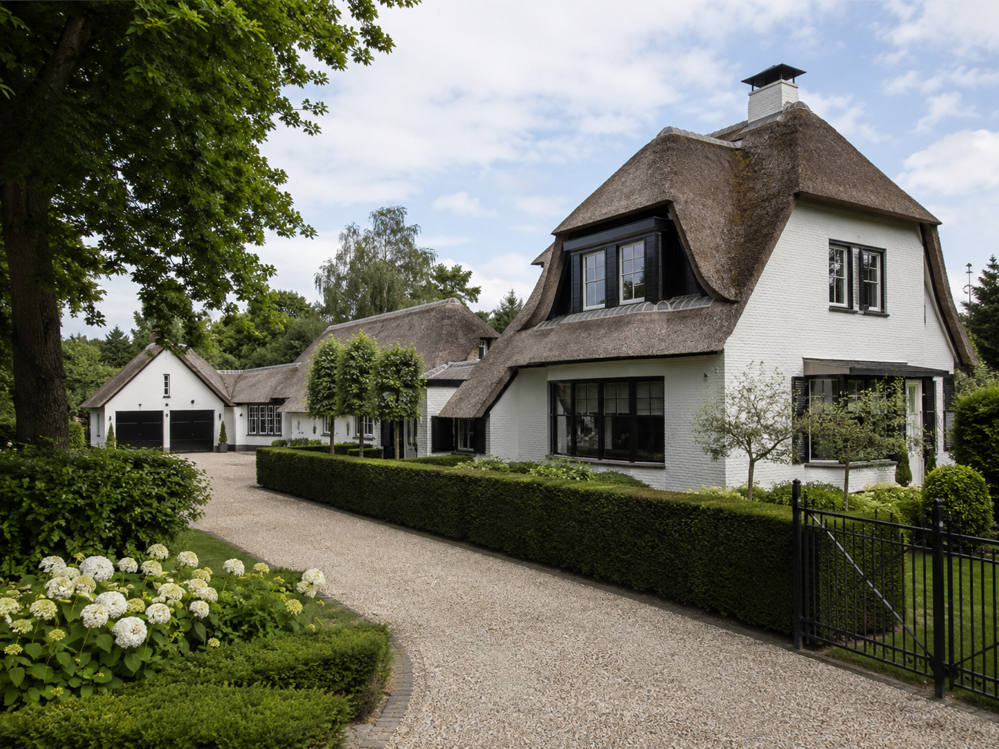 Luxe Nederlandse villa met verzorgde tuin